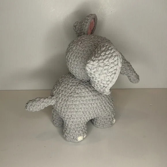 Sparkly crochet elephant plush - Picture 7 of 9